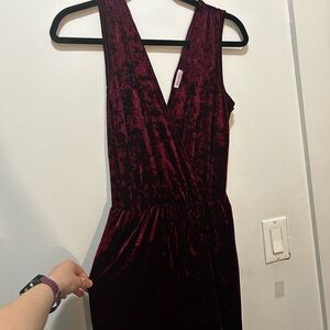 Velvet v neck maroon/purple jumpsuit disco. Tag says XS but fits bigger